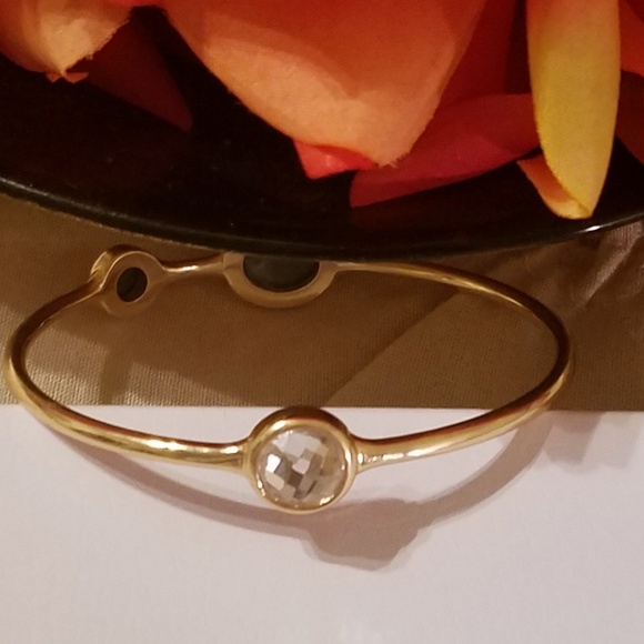 Gold bangle bracelet with crystals - Picture 3 of 5